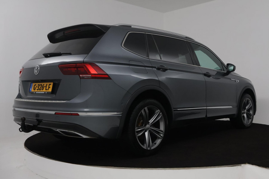 Volkswagen Tiguan Allspace 1.5 TSI Highline Business R 7p. (PANORAMADAK, ELEKT. WEGKLAPBARE TREKHAAK, STOELVERWARMING)