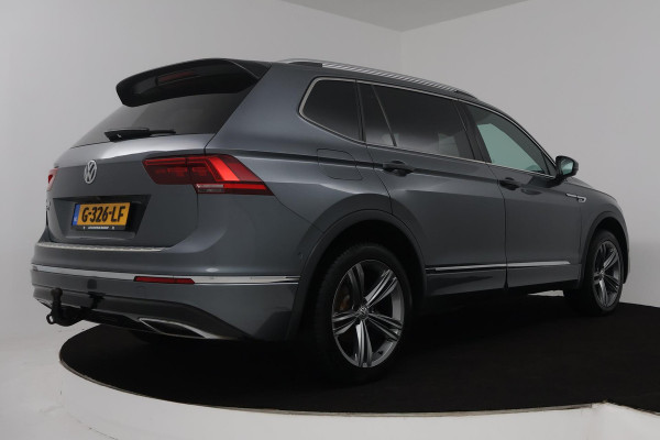 Volkswagen Tiguan Allspace 1.5 TSI Highline Business R 7p. (PANORAMADAK, ELEKT. WEGKLAPBARE TREKHAAK, STOELVERWARMING)