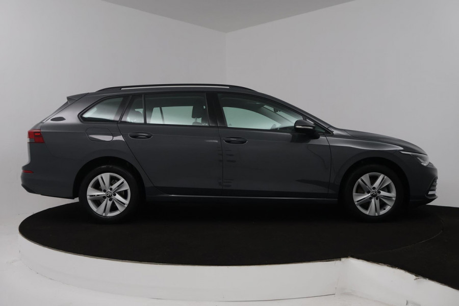 Volkswagen Golf Variant 1.0 eTSI Sport (AUTOMAAT, NAVIGATIE, PARKEERSENSOREN, GOED ONDERHOUDEN)