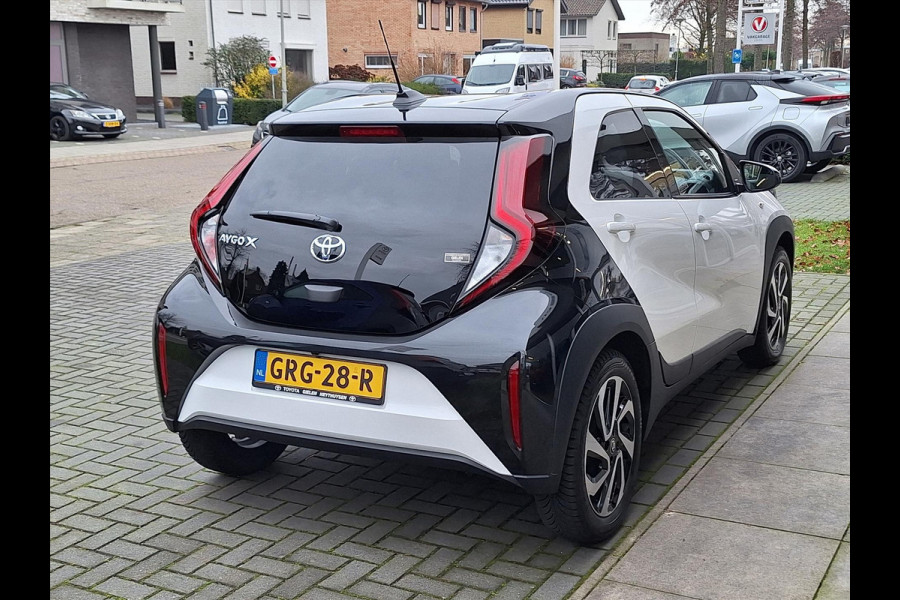 Toyota Aygo X 1.0 VVT-i S-CVT Pulse Automaat | Eerste eigenaar, Bi-Tone, Apple CarPlay/Android auto, Climate control, November 2024
