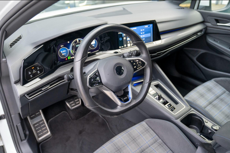 Volkswagen Golf 1.4 eHybrid GTE | Prijs rijklaar incl. 12 mnd garantie |Navi Rode remklauwen Carplay Ledverlichting
