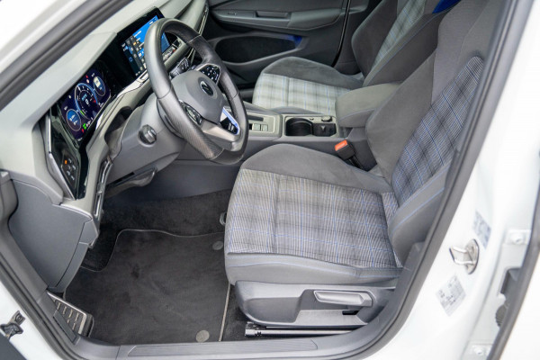 Volkswagen Golf 1.4 eHybrid GTE | Prijs rijklaar incl. 12 mnd garantie |Navi Rode remklauwen Carplay Ledverlichting