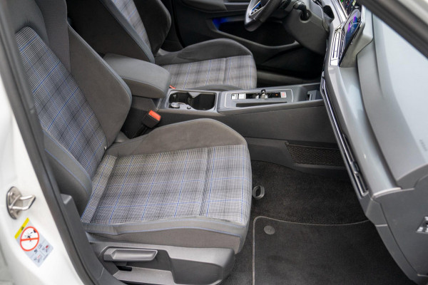 Volkswagen Golf 1.4 eHybrid GTE | Prijs rijklaar incl. 12 mnd garantie |Navi Rode remklauwen Carplay Ledverlichting