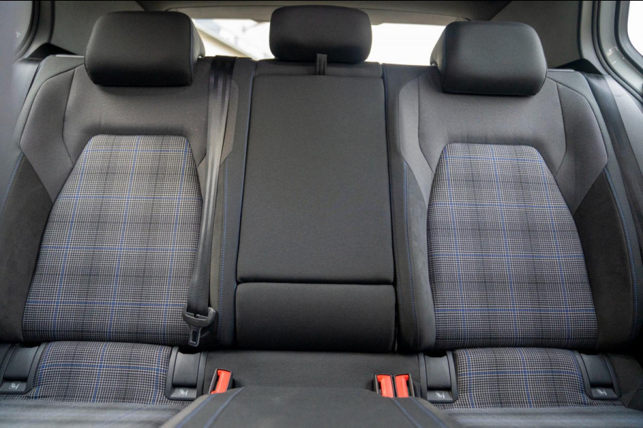 Volkswagen Golf 1.4 eHybrid GTE | Prijs rijklaar incl. 12 mnd garantie |Navi Rode remklauwen Carplay Ledverlichting