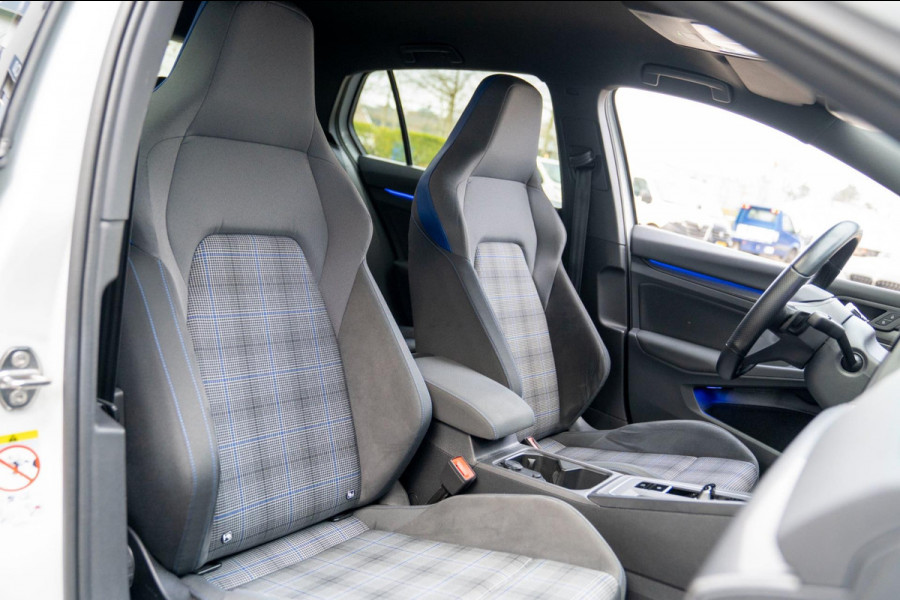 Volkswagen Golf 1.4 eHybrid GTE | Prijs rijklaar incl. 12 mnd garantie |Navi Rode remklauwen Carplay Ledverlichting