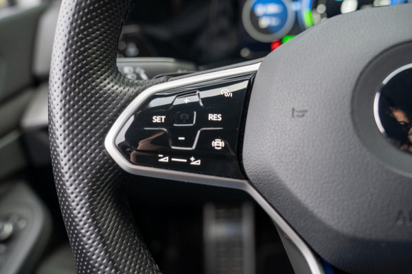 Volkswagen Golf 1.4 eHybrid GTE | Prijs rijklaar incl. 12 mnd garantie |Navi Rode remklauwen Carplay Ledverlichting