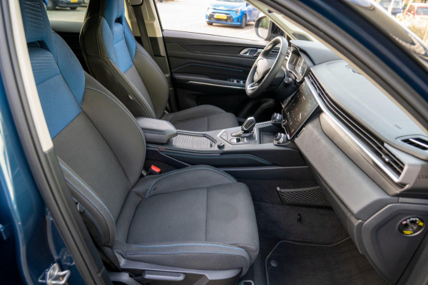 Lynk & Co 01 1.5 261PK Plugin Hybrid | Prijs rijklaar incl. 12 mnd garantie | Trekhaak Navi Panodak Led Keyless ACC Blindspot