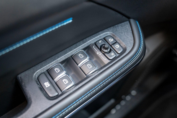 Lynk & Co 01 1.5 261PK Plugin Hybrid | Prijs rijklaar incl. 12 mnd garantie | Trekhaak Navi Panodak Led Keyless ACC Blindspot