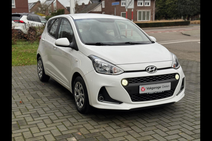 Hyundai i10 1.0i 66pk Comfort | Eerste eigenaar, Parkeersensoren, Cruise control, Airconditioning, Navigatie