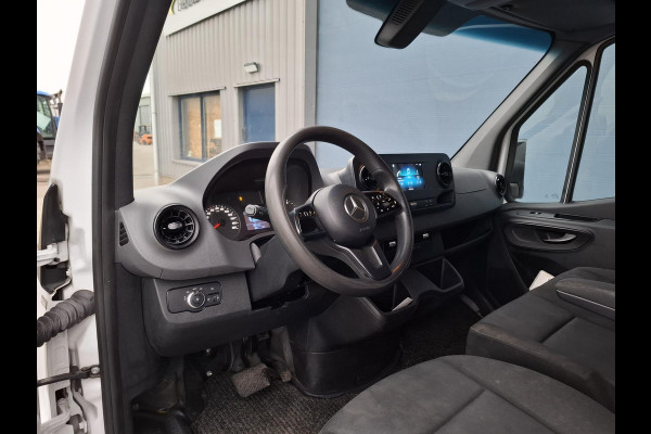Mercedes-Benz Sprinter 211 2.2 CDI L2H2 AUTOMAAT / TREKHAAK / NAVI / EURO 6 / CARPLAY