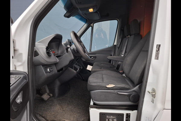 Mercedes-Benz Sprinter 211 2.2 CDI L2H2 AUTOMAAT / TREKHAAK / NAVI / EURO 6 / CARPLAY
