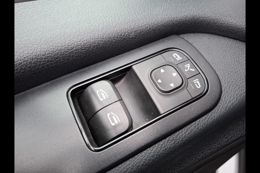 Mercedes-Benz Sprinter 211 2.2 CDI L2H2 AUTOMAAT / TREKHAAK / NAVI / EURO 6 / CARPLAY