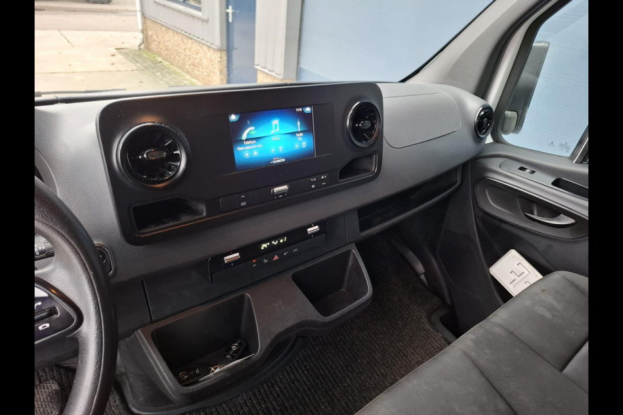 Mercedes-Benz Sprinter 211 2.2 CDI L2H2 AUTOMAAT / TREKHAAK / NAVI / EURO 6 / CARPLAY