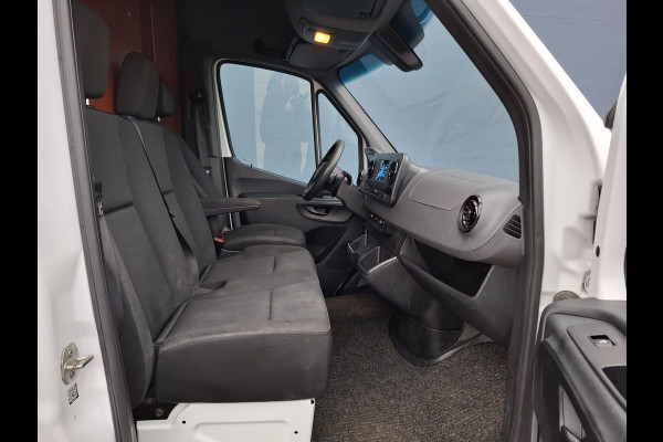 Mercedes-Benz Sprinter 211 2.2 CDI L2H2 AUTOMAAT / TREKHAAK / NAVI / EURO 6 / CARPLAY