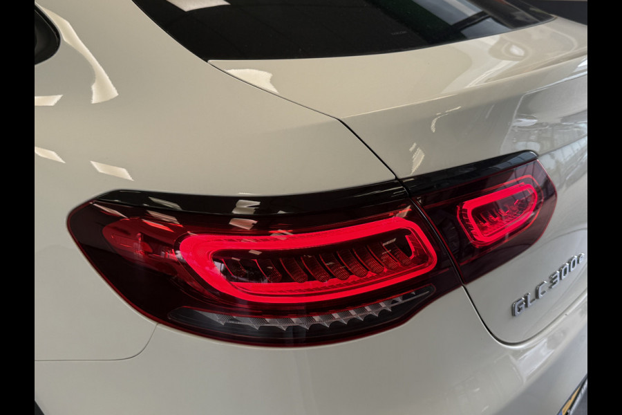 Mercedes-Benz GLC Coupé 300e 4MATIC Business Solution AMG Panoramadak PDC Achteruitrijcamera 24 maanden garantie mogelijk (*vraag naar de voorwaarden)