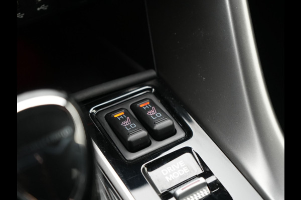 Mitsubishi Eclipse Cross 2.4 Black Edition Plug In Hybrid 188pk Dealer O.H. PHEV | 360 Camera | Adaptive Cruise | Alcantara Sportstoelen & Stuur Verwarmd | Blis | Keyless | Navigatie | DAB |