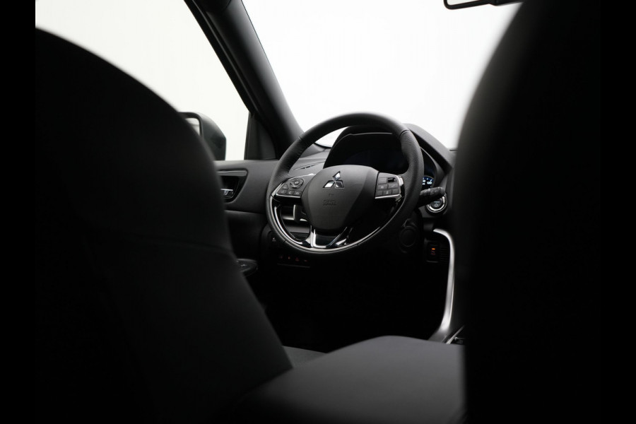 Mitsubishi Eclipse Cross 2.4 Black Edition Plug In Hybrid 188pk Dealer O.H. PHEV | 360 Camera | Adaptive Cruise | Alcantara Sportstoelen & Stuur Verwarmd | Blis | Keyless | Navigatie | DAB |