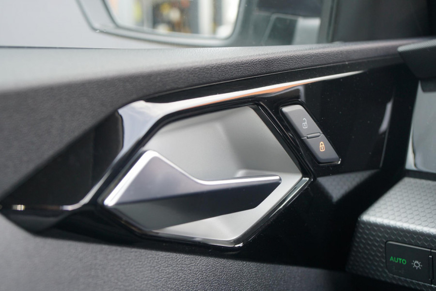 Audi A1 Sportback 30 TFSI epic 115PK + APPLE CARPLAY / CRUISE CONTROL / S-LINE EXTERIEUR