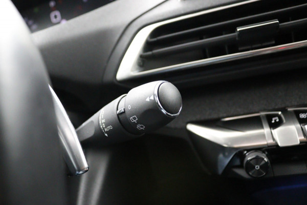 Peugeot 5008 1.2 *130PK*AUTOM.*ECC*CRUISE*NAVI*HAAK*PANO*