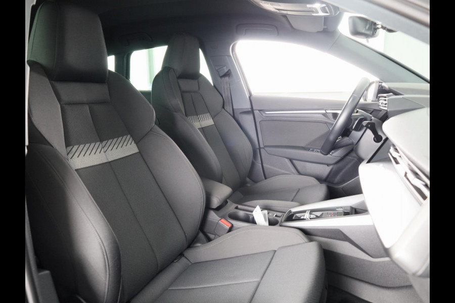 Audi A3 Sportback 30 TFSI Advanced edition 110 pk S-tronic | Navigatie | Parkeersensoren achter | Cruise control | LED koplampen | Apple Carplay/Android Auto |