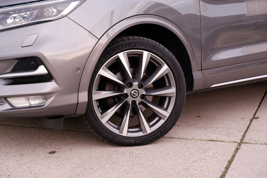 Nissan QASHQAI 1.3 DIG-T Tekna | Pano-Dak | Trekhaak | Carplay | Bose | Navi | Camera | Climate