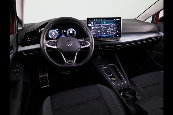 Volkswagen Golf 1.5 eTSI Life Edition GOAL 116 pk Automaat (DSG) | Verlengde garantie | Navigatie | Panoramadak | Parkeersensoren | Achteruitrijcamera | Stoelverwarming |