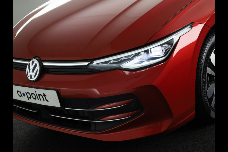 Volkswagen Golf 1.5 eTSI Life Edition GOAL 116 pk Automaat (DSG) | Verlengde garantie | Navigatie | Panoramadak | Parkeersensoren | Achteruitrijcamera | Stoelverwarming |