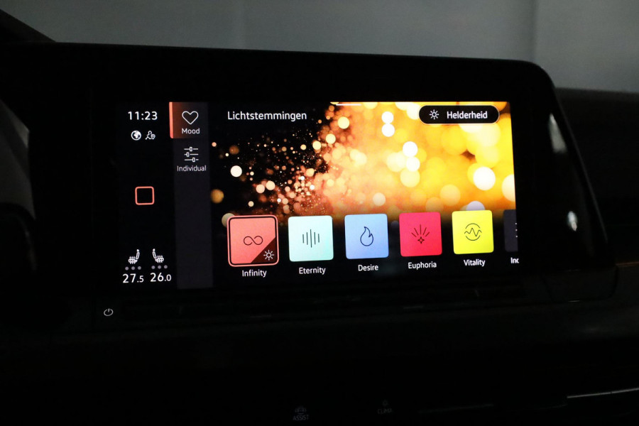 Volkswagen Golf 1.5 TSI Style 130pk 6bak| Navi| 18'LMvelgen| head-up display| verwarmde voorstoelen