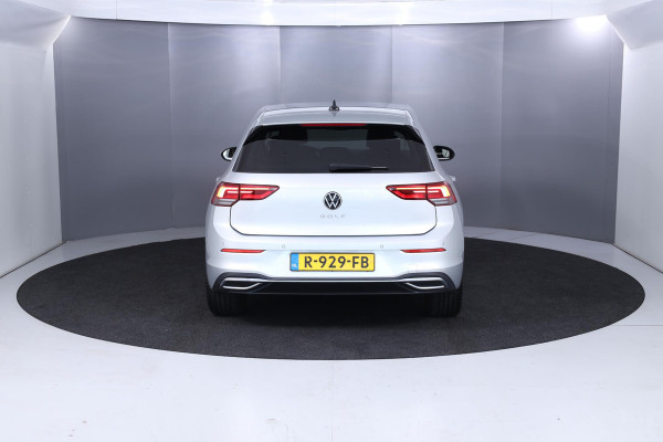 Volkswagen Golf 1.5 TSI Style 130pk 6bak| Navi| 18'LMvelgen| head-up display| verwarmde voorstoelen