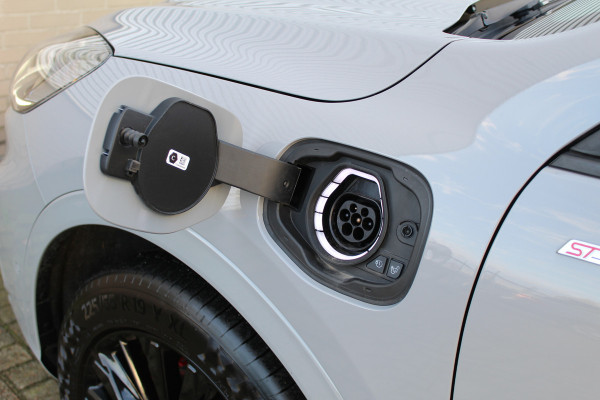 Ford Kuga 2.5 PHEV Graphite Tech Edition | Trekhaak | BLIS | Navigatie | B&O | Winterpack
