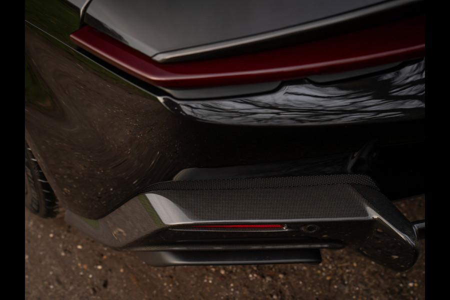 Ferrari 12Cilindri 6.5 V12 | Full carbon | Lift | Airbrushed Shields | Burmester | Atelier