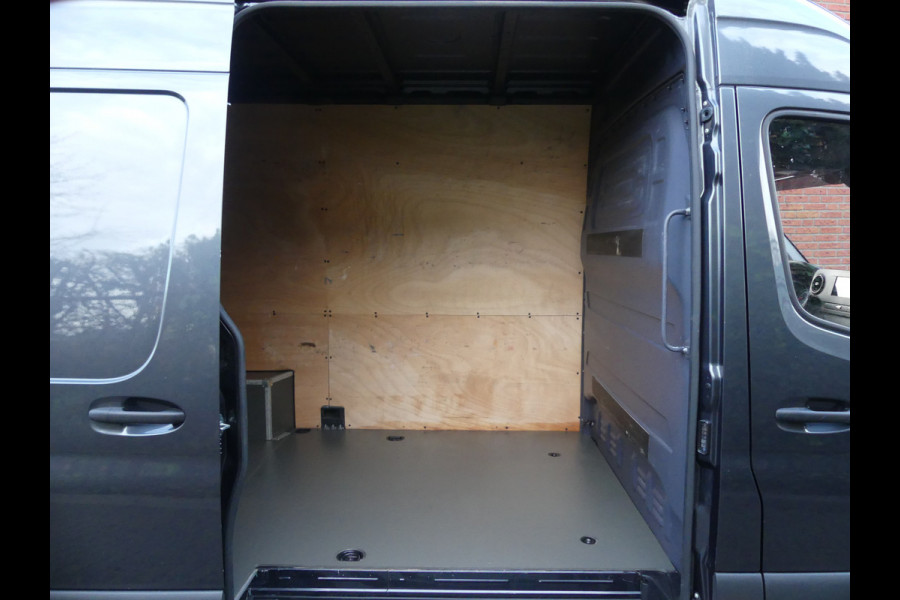 Mercedes-Benz Sprinter 319 CDI 190PK L2H2 LED/PDC/Navi/Camera
