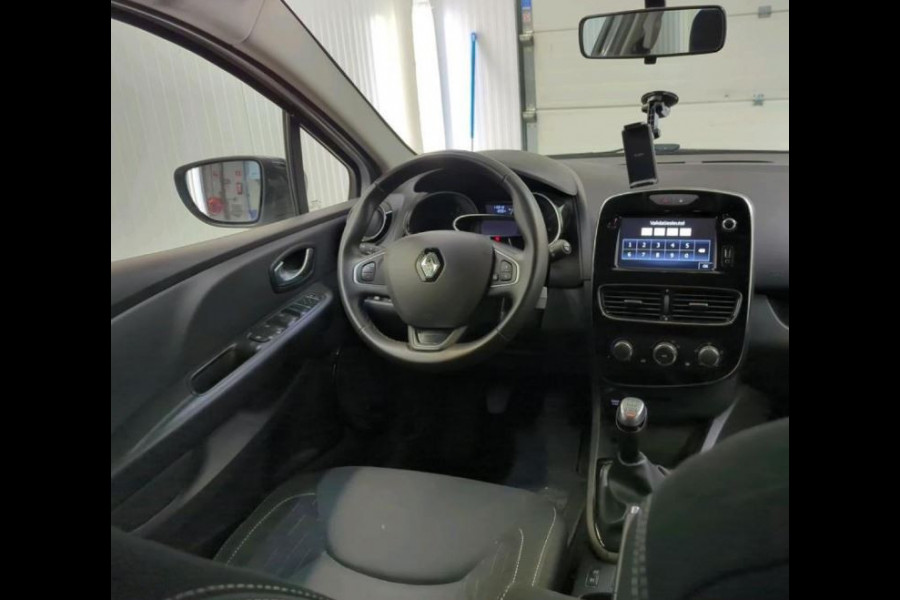 Renault Clio Estate 0.9 TCe Limited 90PK / Pdc. / Airco / Navigatie / Radio multimedia / Apk 02-2026