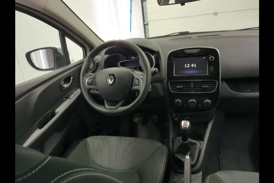 Renault Clio Estate 0.9 TCe Zen 90PK / Trekhaak / Pdc. / Airco / Navigatie / Radio multimedia / Apk 07-2026