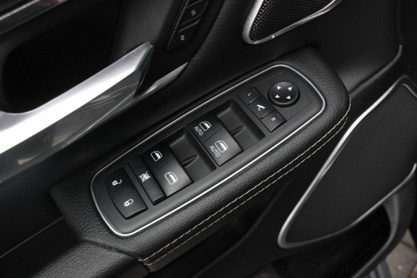 Dodge Ram 1500 5.7 V8 4x4 CREW CAB LIMITED 2020 100DKM / NIEUWSTAAT / COMPLETE HISTORY / FULL OPTIONS / VERBREED / GROOT NAVI