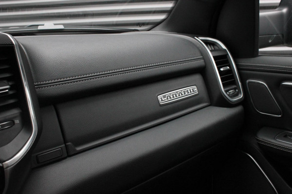 Dodge Ram 1500 5.7 V8 4x4 CREW CAB LIMITED 2020 100DKM / NIEUWSTAAT / COMPLETE HISTORY / FULL OPTIONS / VERBREED / GROOT NAVI
