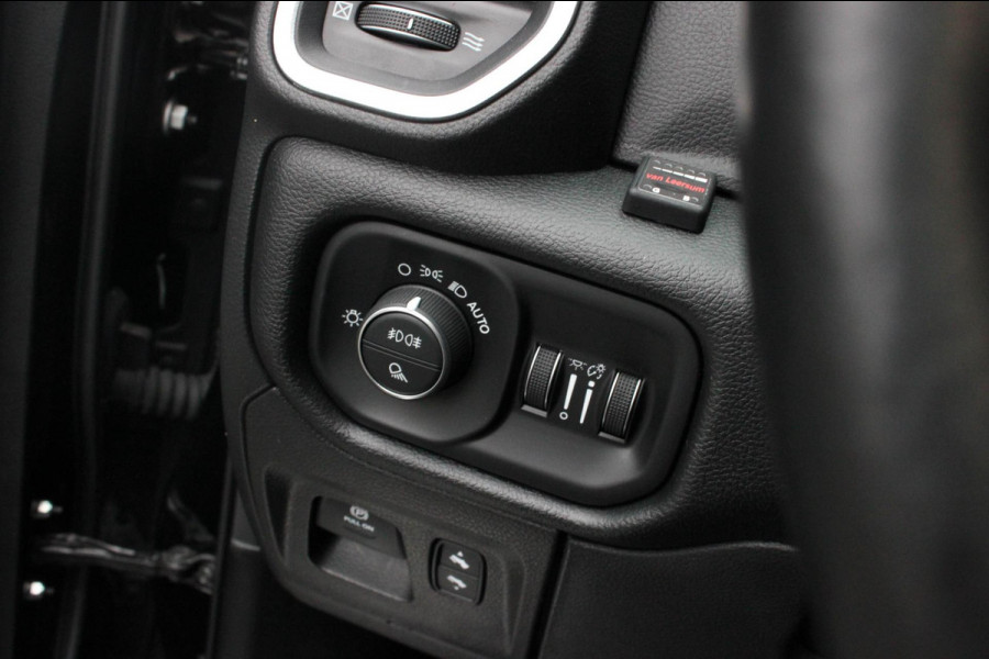 Dodge Ram 1500 5.7 V8 4x4 CREW CAB LIMITED 2020 100DKM / NIEUWSTAAT / COMPLETE HISTORY / FULL OPTIONS / VERBREED / GROOT NAVI