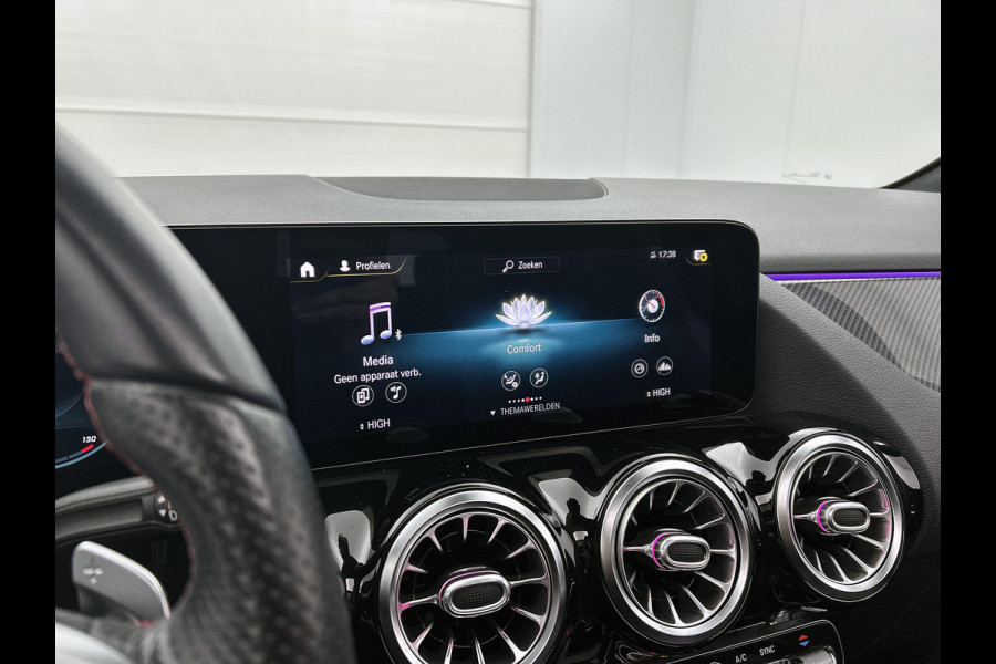 Mercedes-Benz B-Klasse 180 Automaat Bus.Solution AMG-Line / Panoramadak / Pdc+Camera / Navigatie / 1/2 Leder / Apk 09-2026