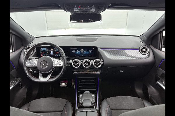 Mercedes-Benz B-Klasse 180 Automaat Bus.Solution AMG-Line / Panoramadak / Pdc+Camera / Navigatie / 1/2 Leder / Apk 09-2026