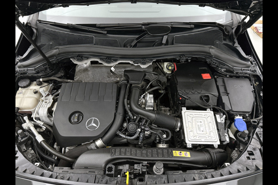 Mercedes-Benz B-Klasse 180 Automaat Bus.Solution AMG-Line / Panoramadak / Pdc+Camera / Navigatie / 1/2 Leder / Apk 09-2026