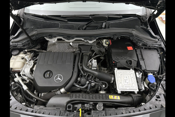 Mercedes-Benz B-Klasse 180 Automaat Bus.Solution AMG-Line / Panoramadak / Pdc+Camera / Navigatie / 1/2 Leder / Apk 09-2026