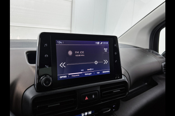 Peugeot Rifter Long 1.2 131PK Automaat GT 7pers. * Distributie vv.bij 95Dkm * / Trekhaak / Airco-ecc. / Pdc+Camera / Navigatie / 2xSchuifdeur / Apk 03-2027