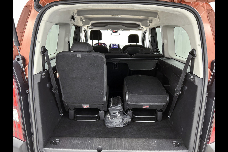 Peugeot Rifter Long 1.2 131PK Automaat GT 7pers. * Distributie vv.bij 95Dkm * / Trekhaak / Airco-ecc. / Pdc+Camera / Navigatie / 2xSchuifdeur / Apk 03-2027