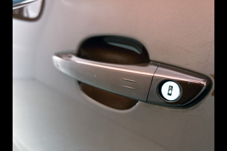 Peugeot Rifter Long 1.2 131PK Automaat GT 7pers. * Distributie vv.bij 95Dkm * / Trekhaak / Airco-ecc. / Pdc+Camera / Navigatie / 2xSchuifdeur / Apk 03-2027