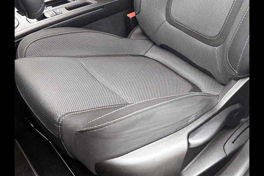 Renault Mégane Estate 1.3 TCe 140PK Equilibre / Navigatie / Pdc.V+A / Airco-ecc./ Xenon / Radio multimedia / Apk 07-2027