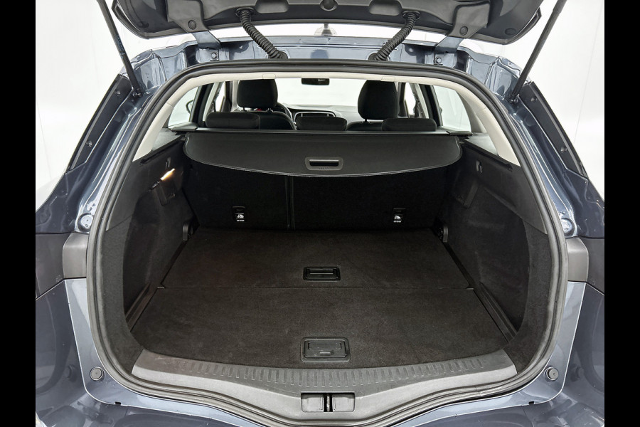 Renault Mégane Estate 1.3 TCe 140PK Equilibre / Navigatie / Pdc.V+A / Airco-ecc./ Xenon / Radio multimedia / Apk 07-2027