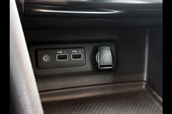 Renault Mégane Estate 1.3 TCe 140PK Equilibre / Navigatie / Pdc.V+A / Airco-ecc./ Xenon / Radio multimedia / Apk 07-2027