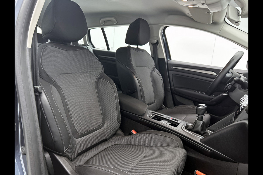 Renault Mégane Estate 1.3 TCe 140PK Equilibre / Navigatie / Pdc.V+A / Airco-ecc./ Xenon / Radio multimedia / Apk 07-2027