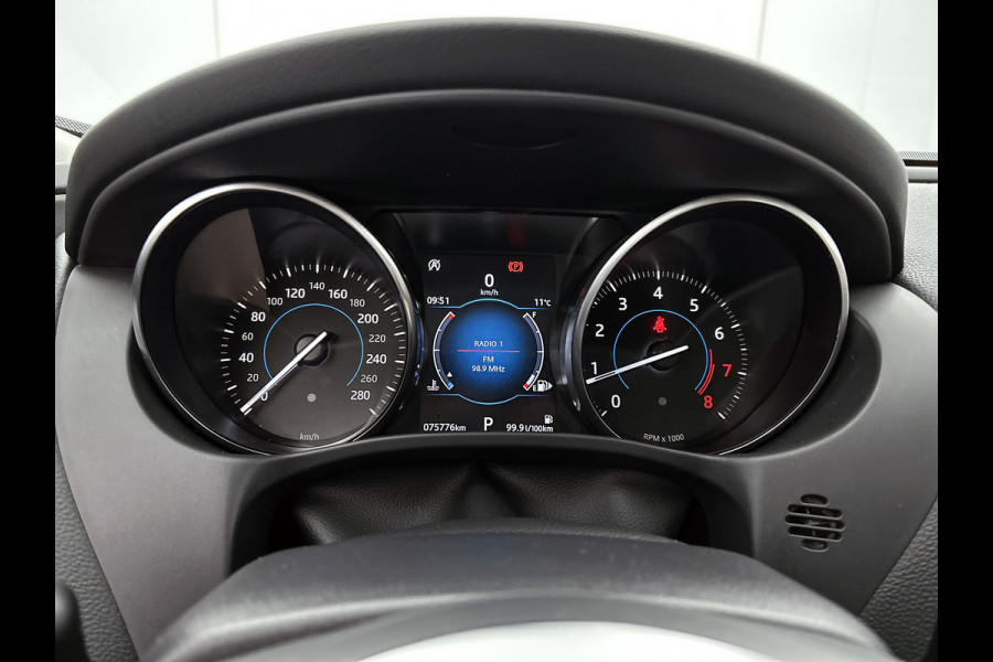 Jaguar XE 2.0 Prestige Automaat / Navigatie / Leder / Cruise-ctr. / Lmv 17"/ Stoelverw. / Camera / Apk 11-2026