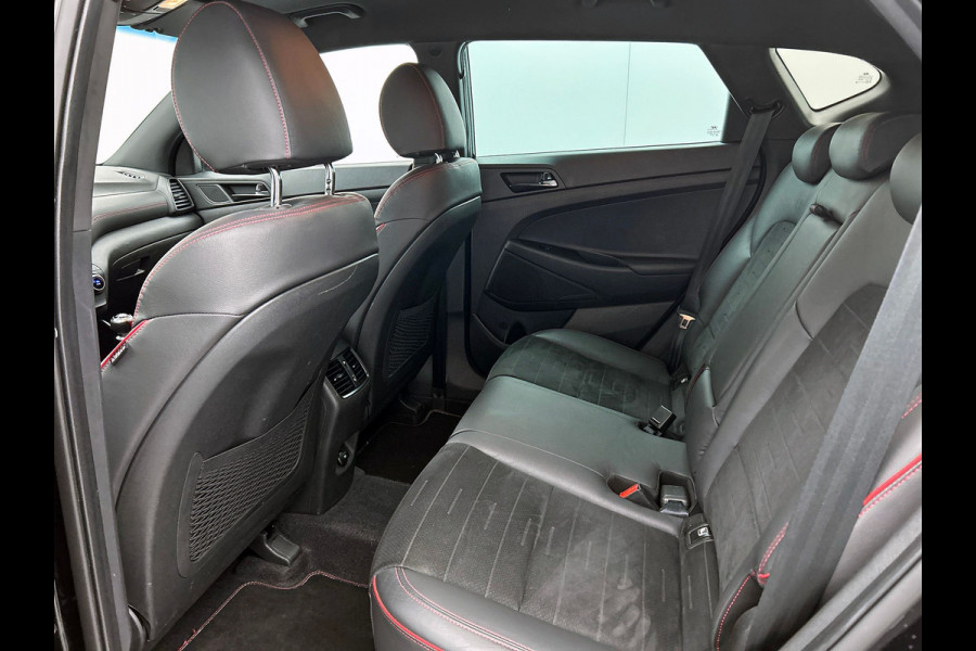 Hyundai Tucson 1.6 CRDi 136PK mild-hybride N-Line / Trekhaak / Navigatie / Camera / 1/2Leder / Airco-ecc./ Stoelverwarming / Apk - nieuw